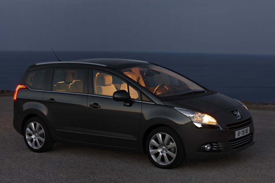  Peugeot 5008 2009 года  (фото 122 из 122)